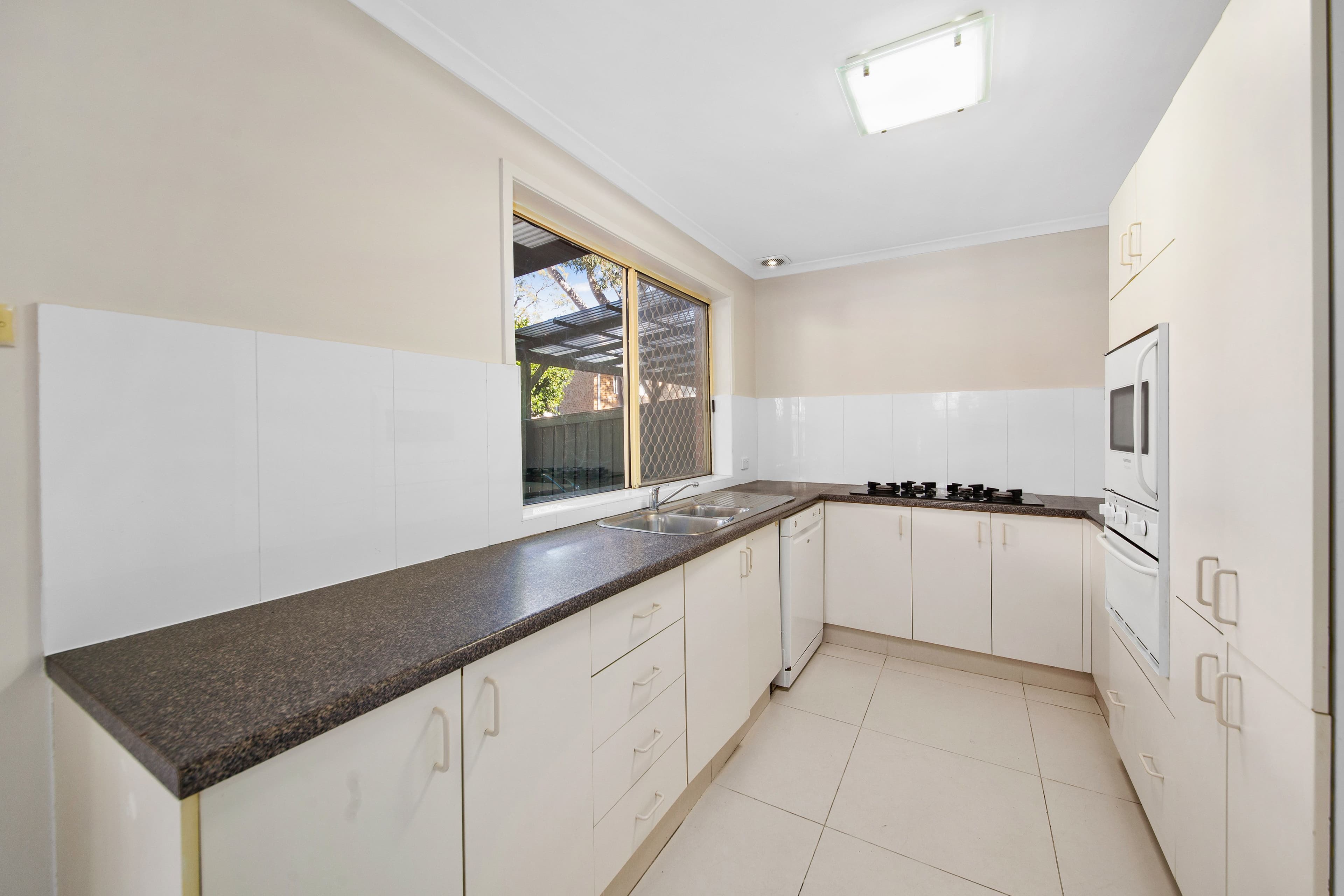 22/11 Owen Jones Row, Menai NSW 2234, Menai - Thumbnail 2