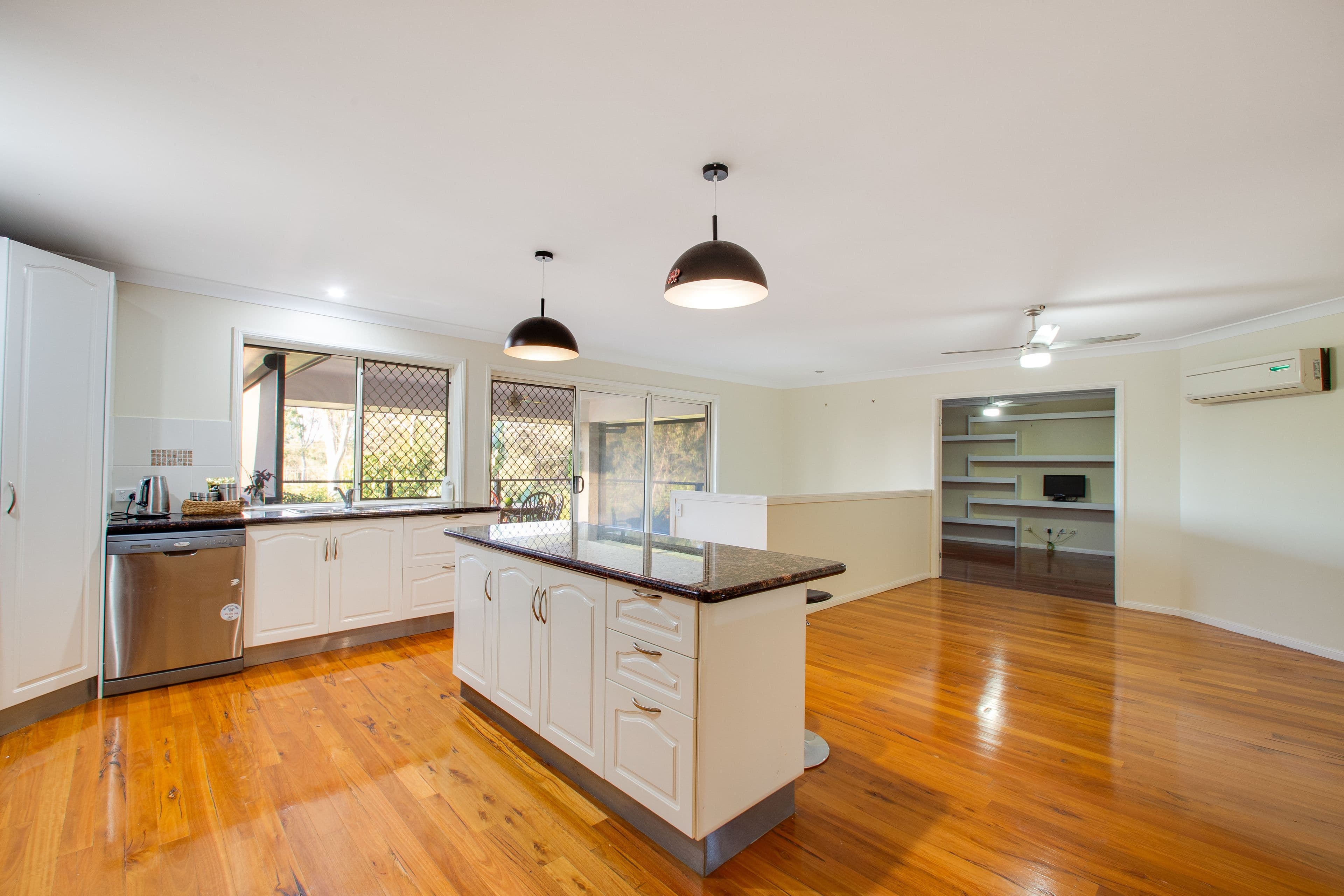3 Janet Close, Fernvale QLD 4306, Fernvale - Thumbnail 2