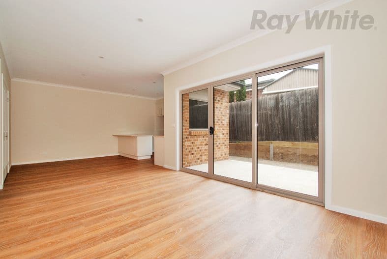 Unit 2, 4 CAROLE Avenue, Chirnside Park VIC 3116, Chirnside Park - Thumbnail 2