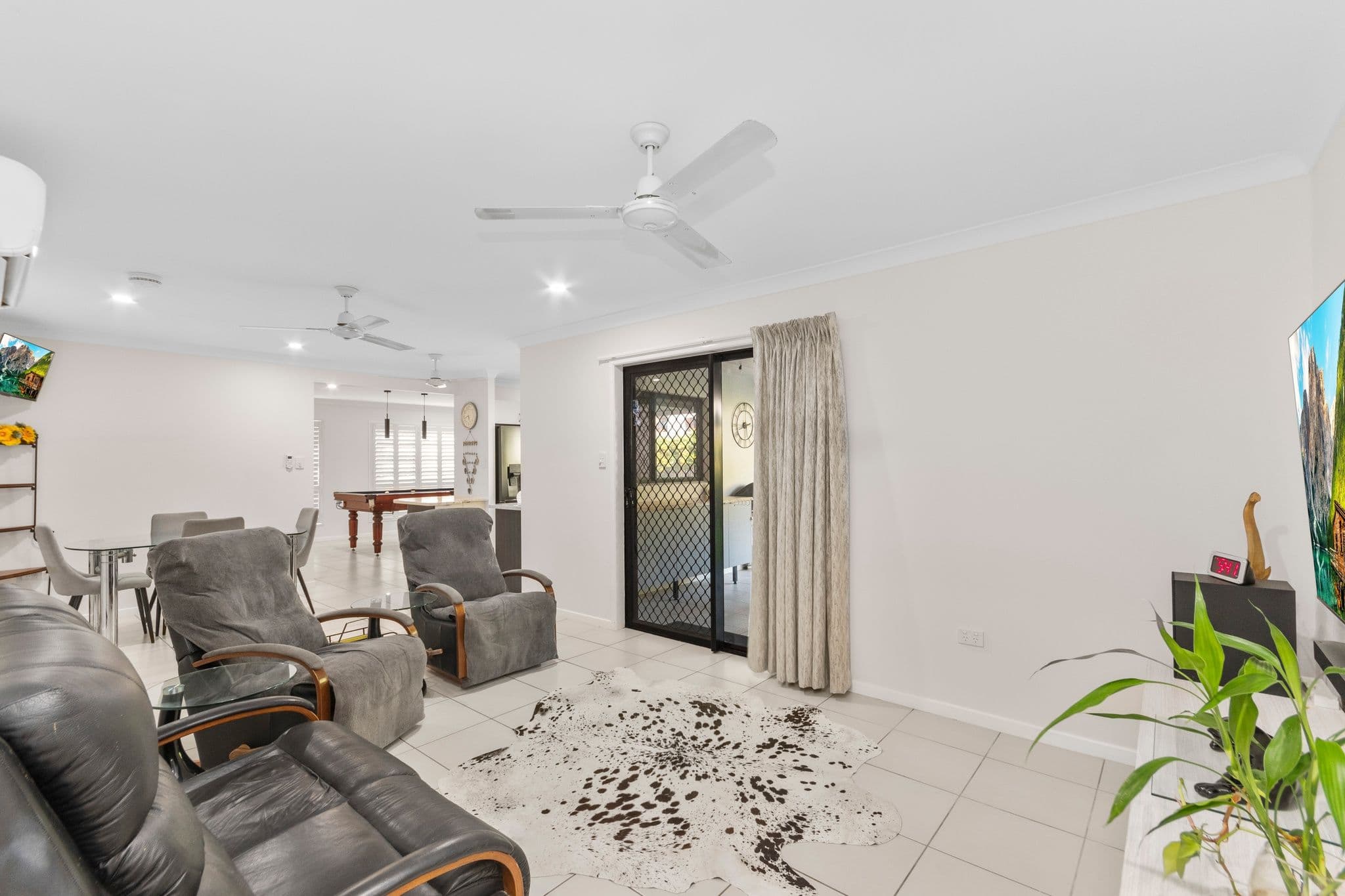 11 Chester Street, Mount Louisa QLD 4814, Mount Louisa - Thumbnail 3