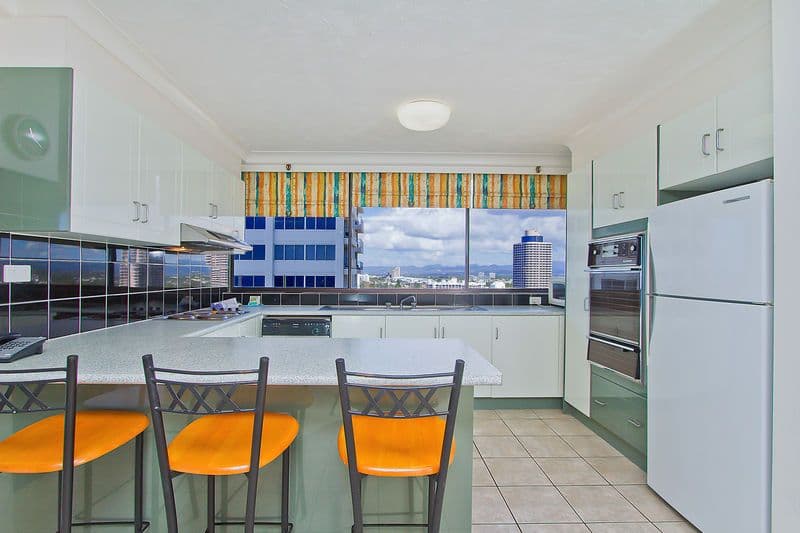 17E 'Surfers Aquarius', 4 Old Burleigh Road, SURFERS PARADISE QLD 4217, Surfers Paradise - Thumbnail 5