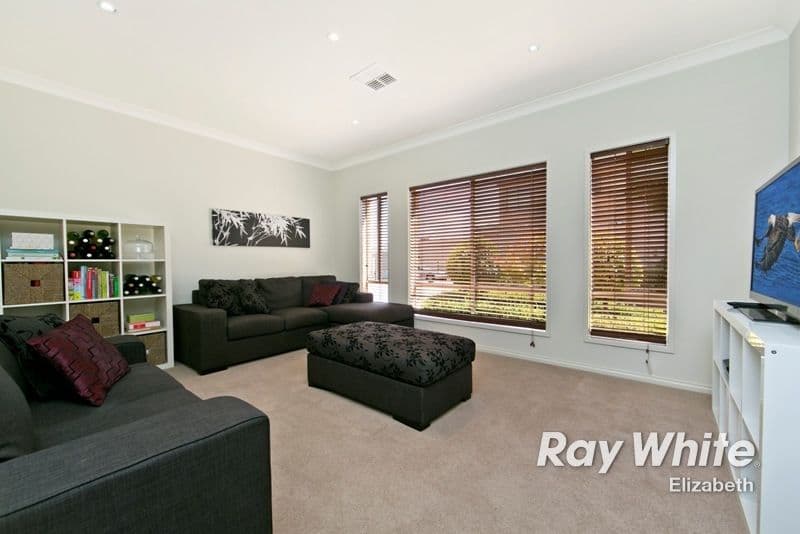 66 Wallace Drive, CRAIGMORE SA 5114, Craigmore - Thumbnail 4