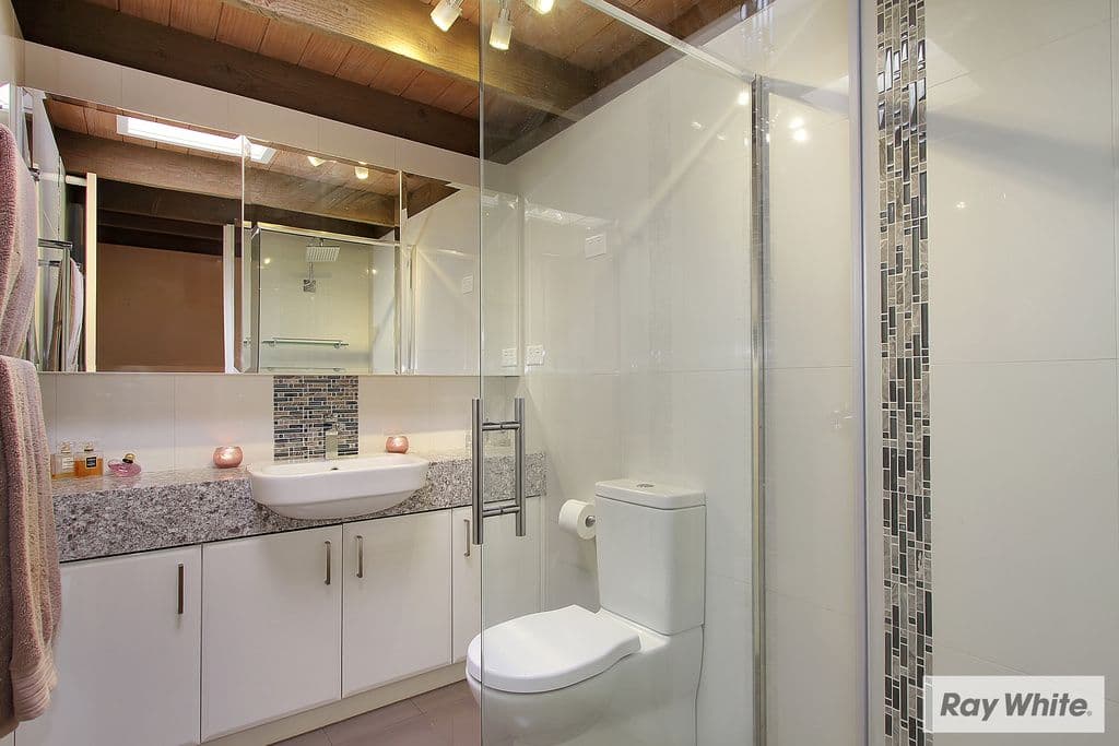 6 MOUNTAIN Drive, MOOROOLBARK VIC 3138, Mooroolbark - Thumbnail 5