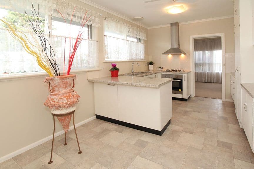 16 Hampstead Crescent, GLEN WAVERLEY VIC 3150, Glen Waverley - Thumbnail 3