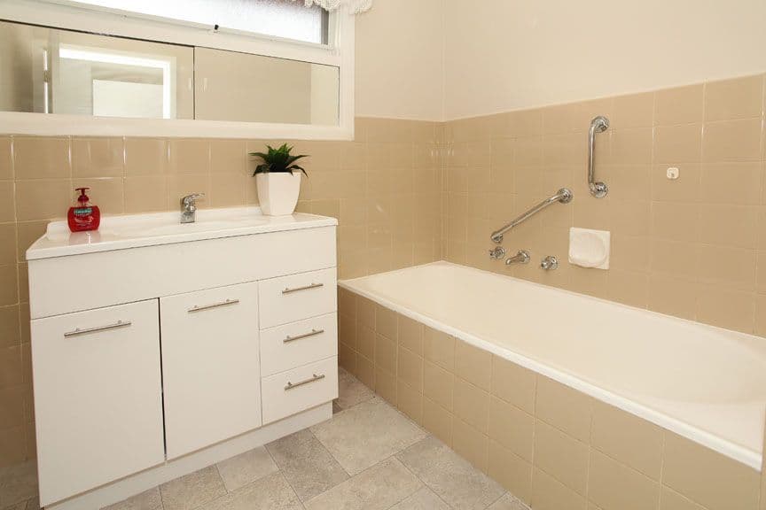 16 Hampstead Crescent, GLEN WAVERLEY VIC 3150, Glen Waverley - Thumbnail 6