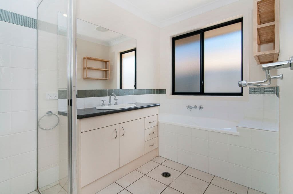 6 Kiamba Street, Upper Coomera QLD 4209, Upper Coomera - Thumbnail 4