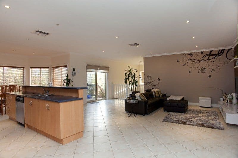 117 Dunfermline Avenue, GREENVALE VIC 3059, Greenvale - Thumbnail 3