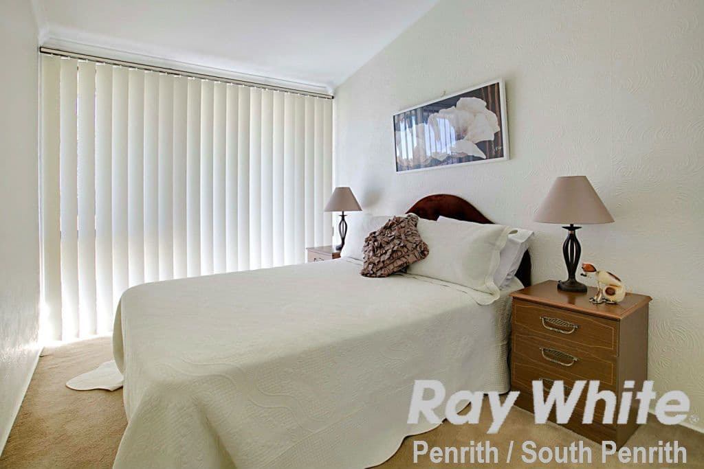 18 Loxwood Avenue, Cambridge Park - Thumbnail 7