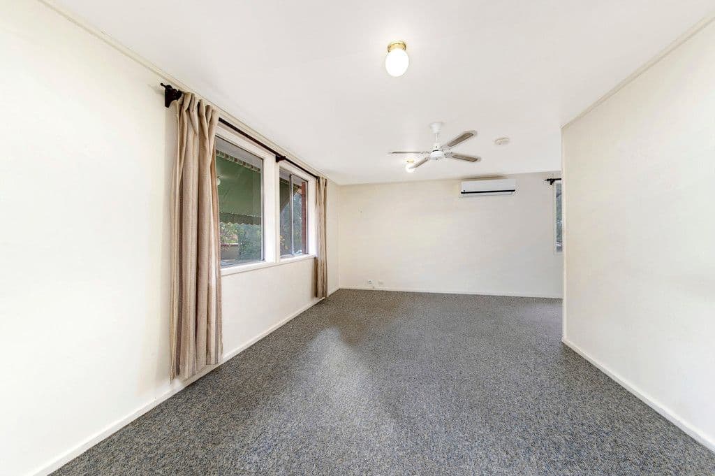 10 Hellyer Street, Holder ACT 2611, Holder - Thumbnail 2