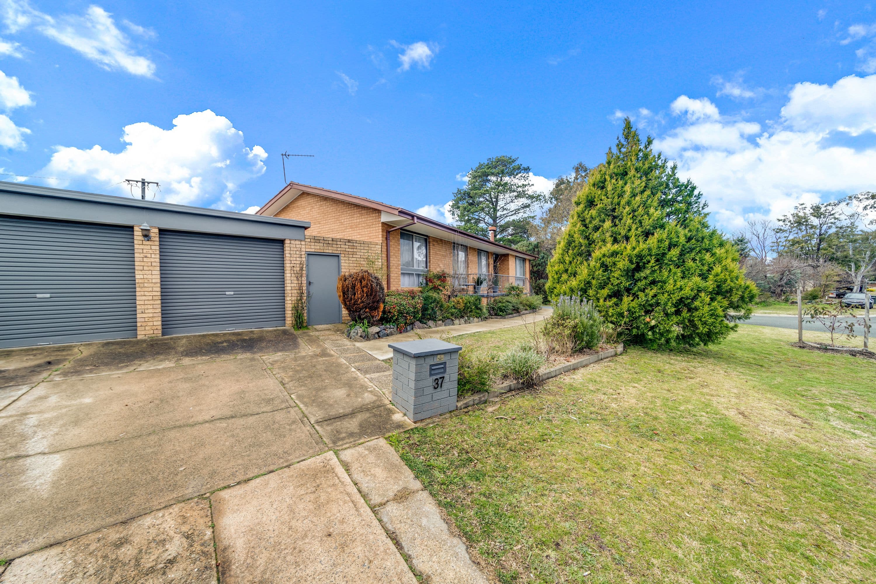 37 Gallagher Street, Kambah ACT 2902, Kambah - Thumbnail 2