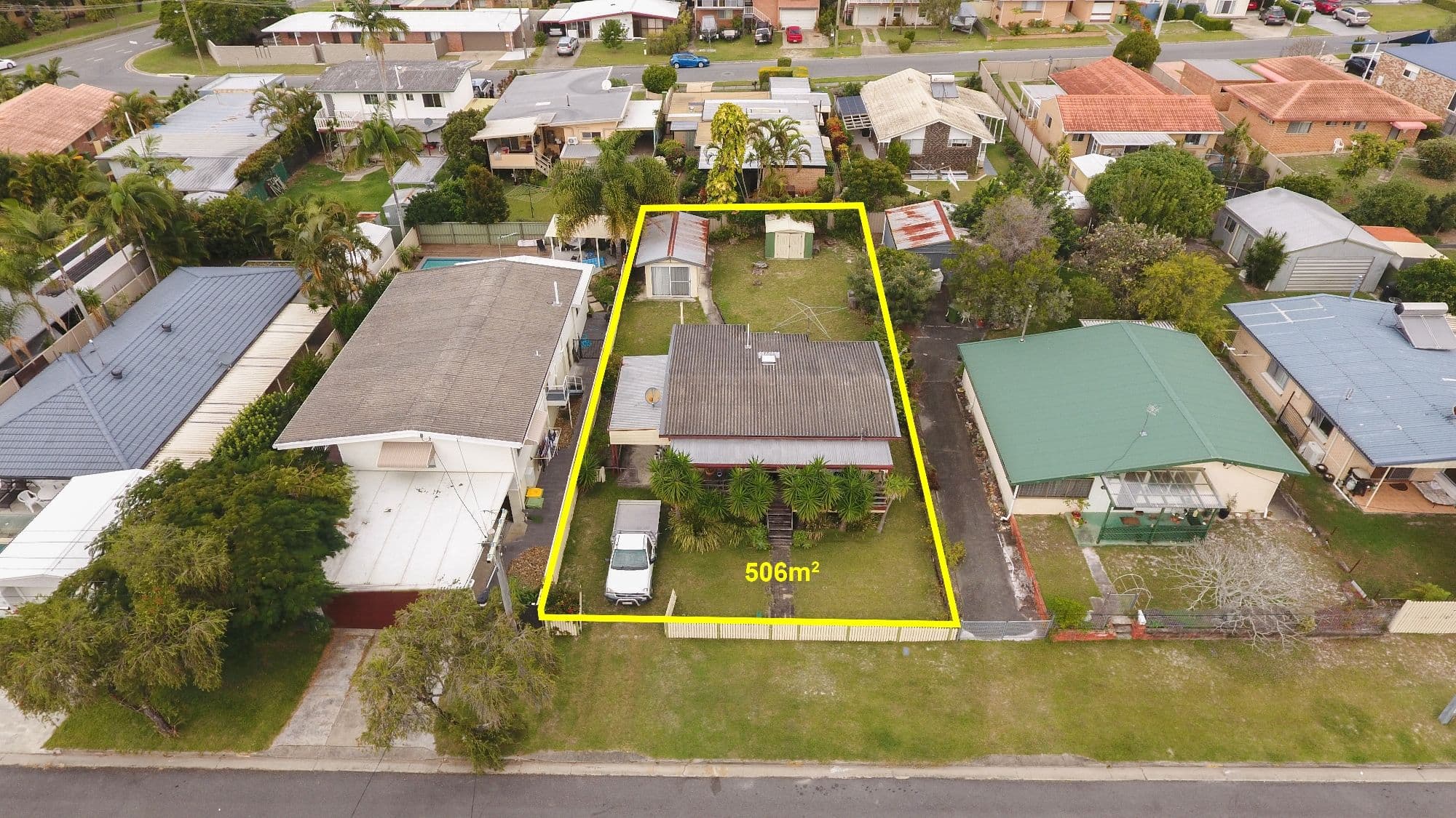 10 Plover Avenue, Paradise Point QLD 4216, Paradise Point - Thumbnail 2