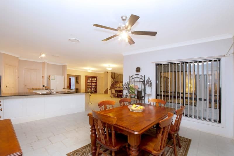 42 Watling Avenue, WEST HOXTON NSW 2171, West Hoxton - Thumbnail 3