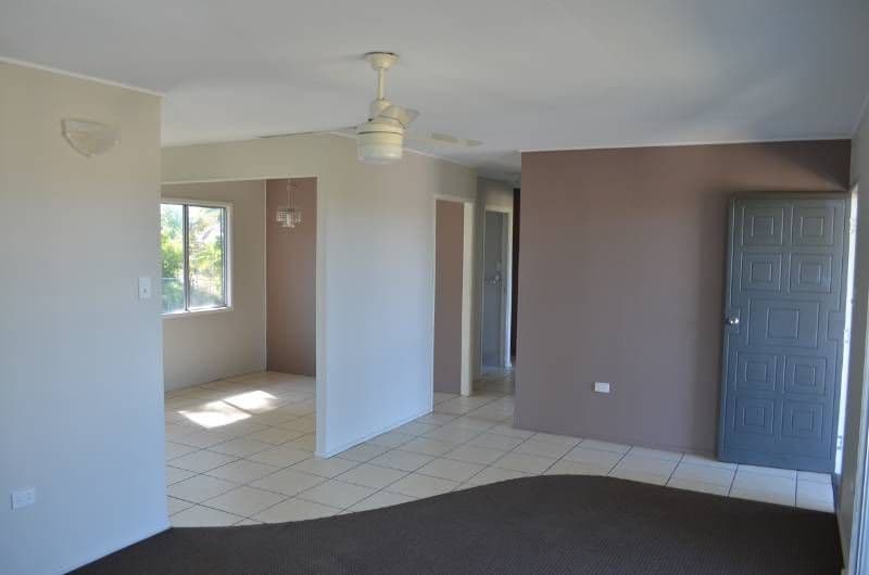 4 Ferguson Crescent, WEST GLADSTONE QLD 4680, West Gladstone - Thumbnail 2