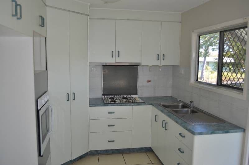 4 Ferguson Crescent, WEST GLADSTONE QLD 4680, West Gladstone - Thumbnail 4