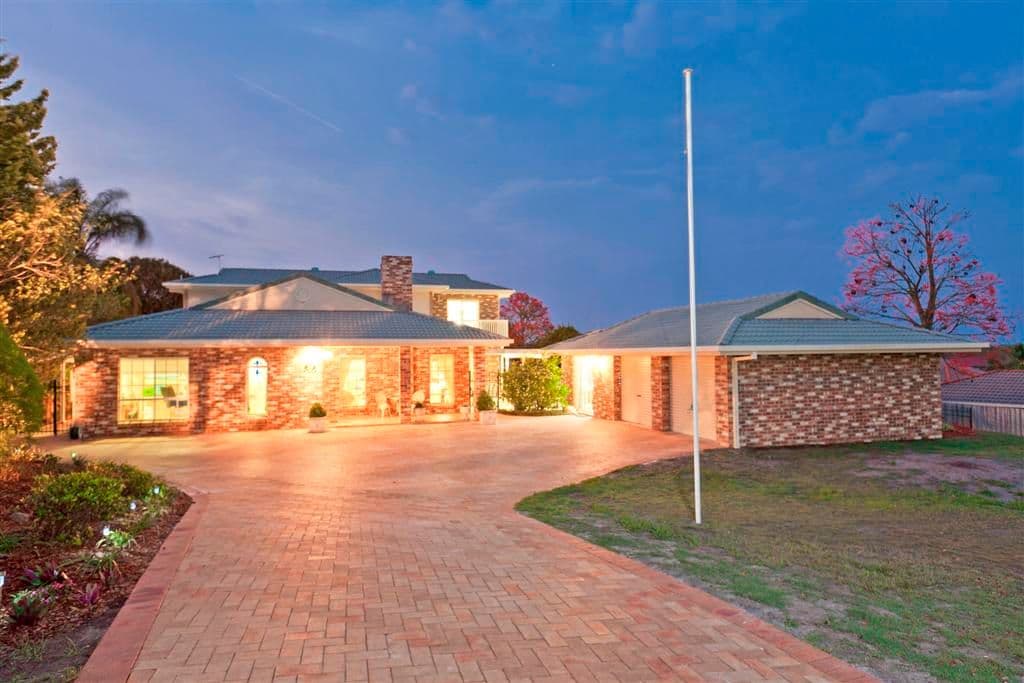 79 Hanover Drive, ALEXANDRA HILLS QLD 4161, Alexandra Hills - Thumbnail 2