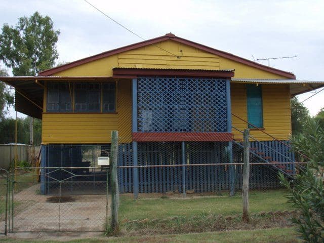 3 Parry Street, CHARLEVILLE QLD 4470, Charleville - Thumbnail 2