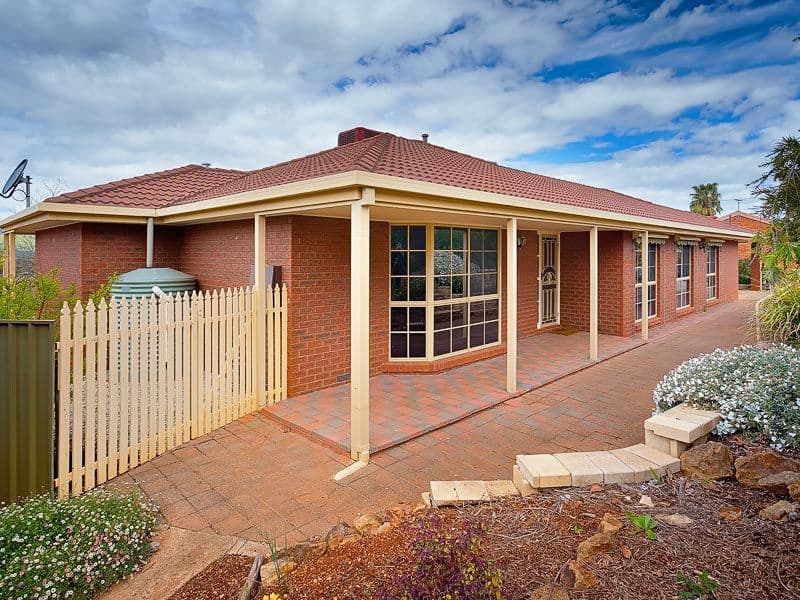 1 Olea Court, Redlynch, QLD, 4870, Redlynch - Thumbnail 6