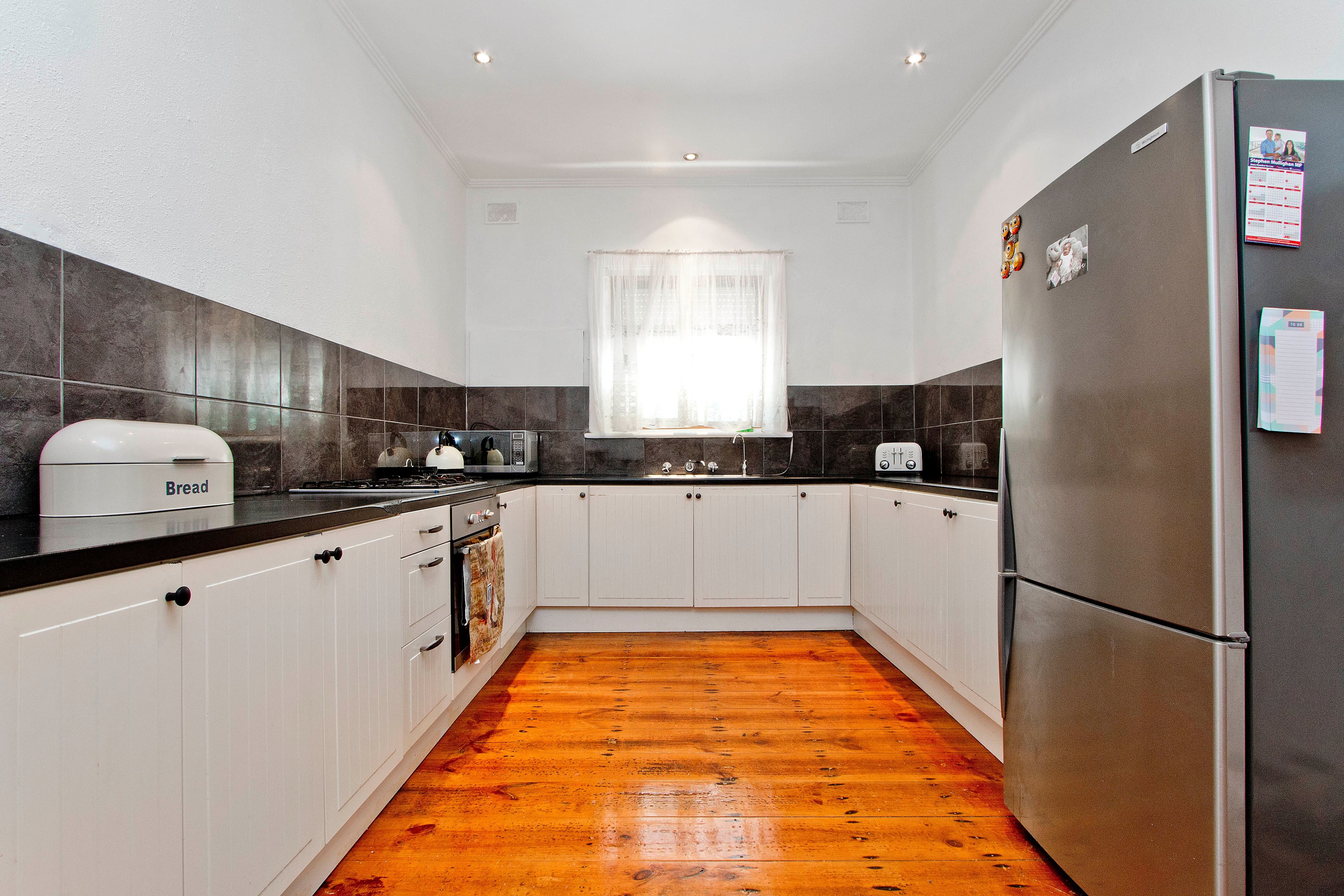 10 Raymond Avenue, Seaton SA 5023, Seaton - Thumbnail 2