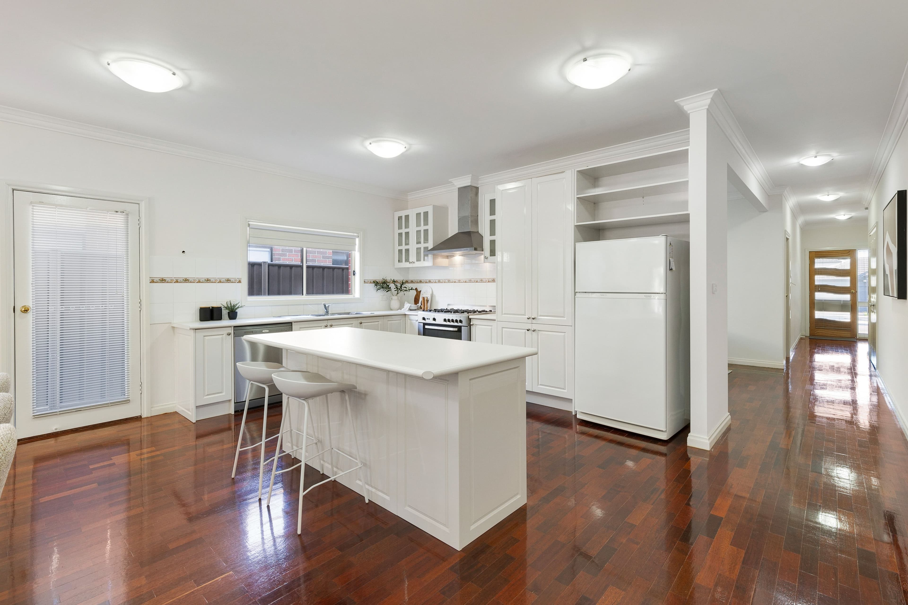 5 Clarendon Avenue, Craigieburn VIC 3064, Craigieburn - Thumbnail 4