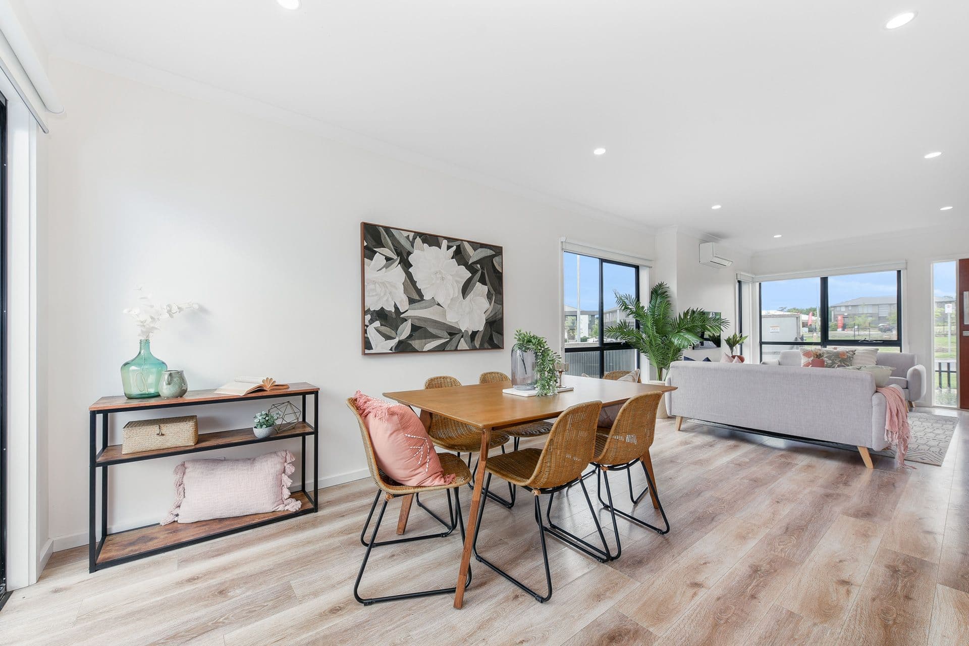 8 Carnival Boulevard, Berwick VIC 3806, Berwick - Thumbnail 2