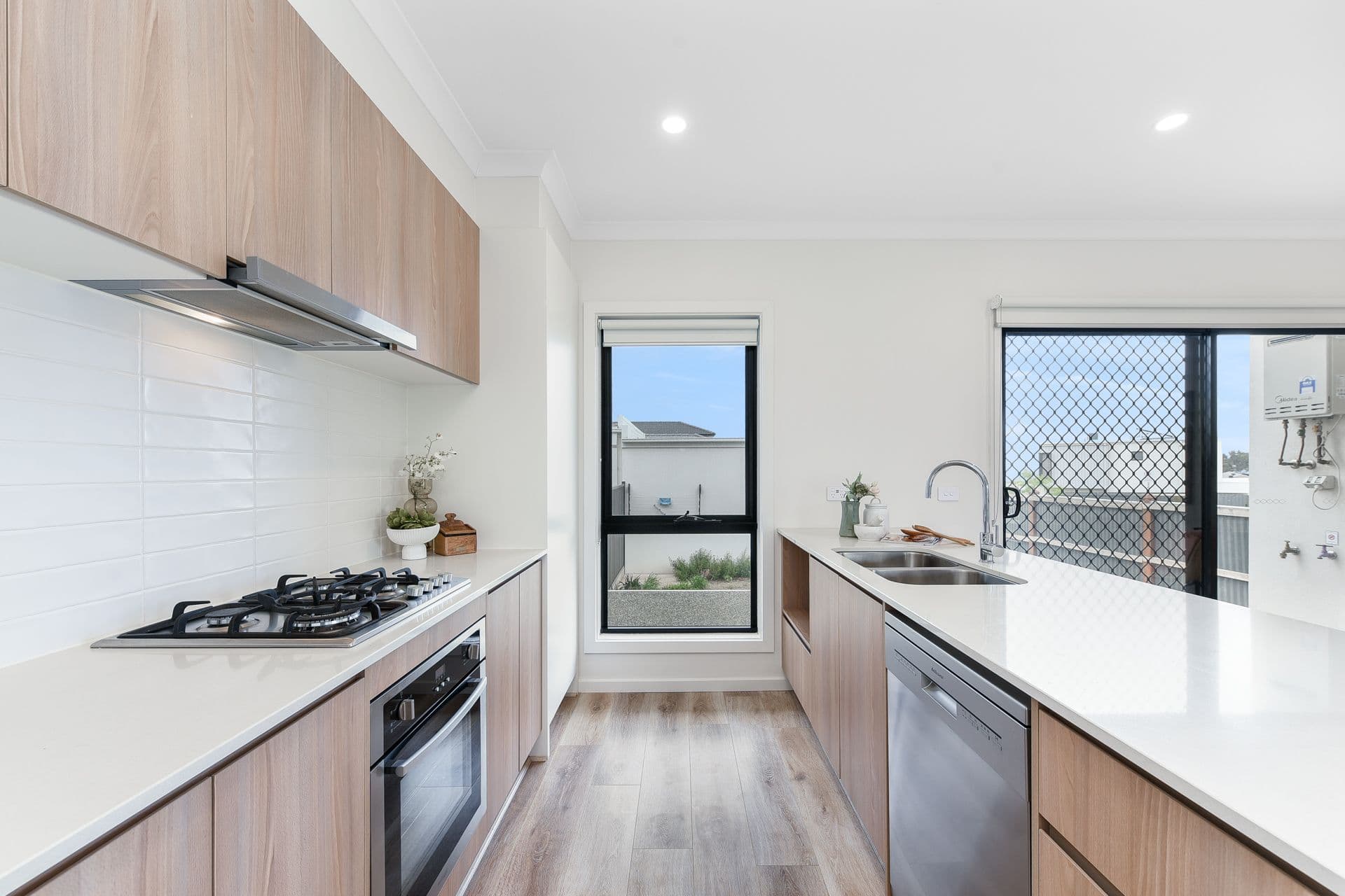 8 Carnival Boulevard, Berwick VIC 3806, Berwick - Thumbnail 4
