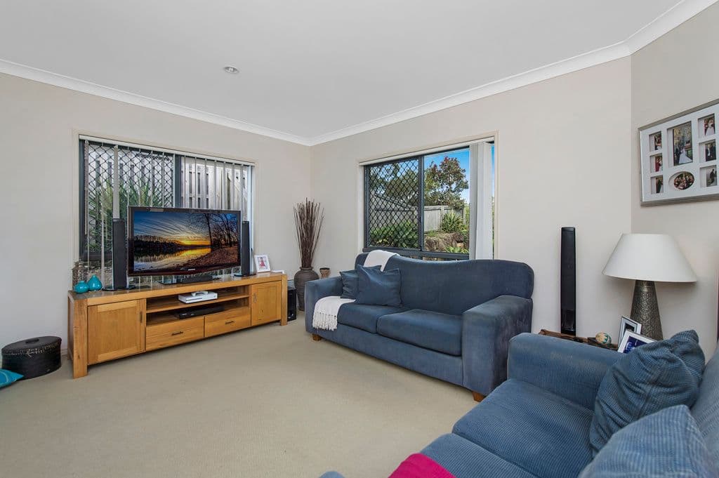 10 Donington Drive, Oxenford QLD 4210, Oxenford - Thumbnail 3