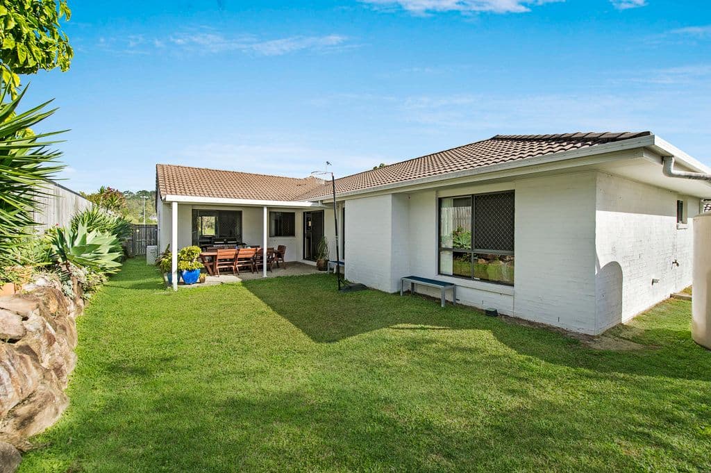 10 Donington Drive, Oxenford QLD 4210, Oxenford - Thumbnail 4
