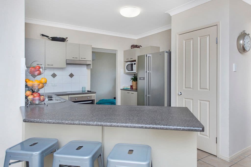 10 Donington Drive, Oxenford QLD 4210, Oxenford - Thumbnail 7