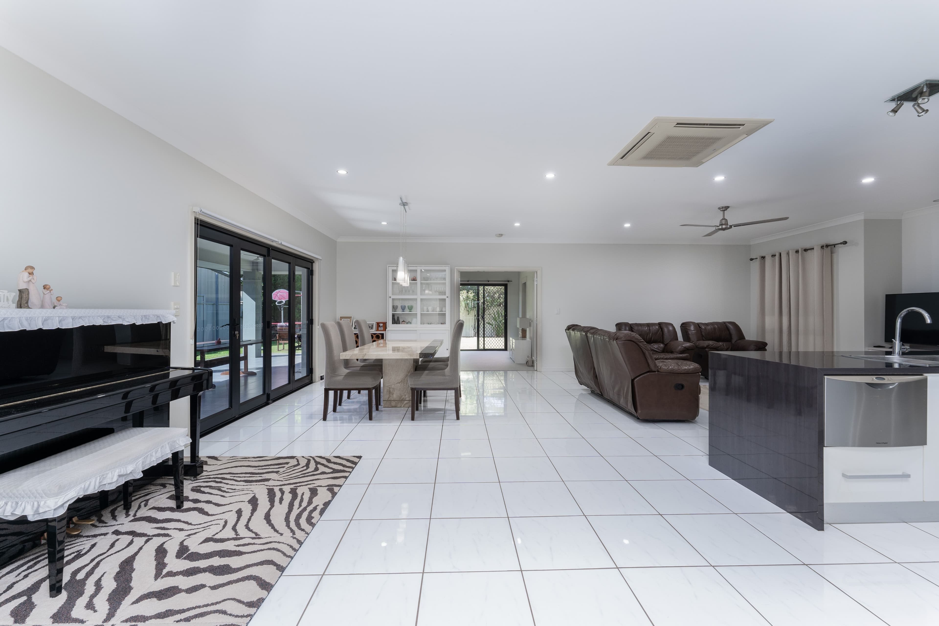 18 Saville Street, Emerald QLD 4720, Emerald - Thumbnail 4