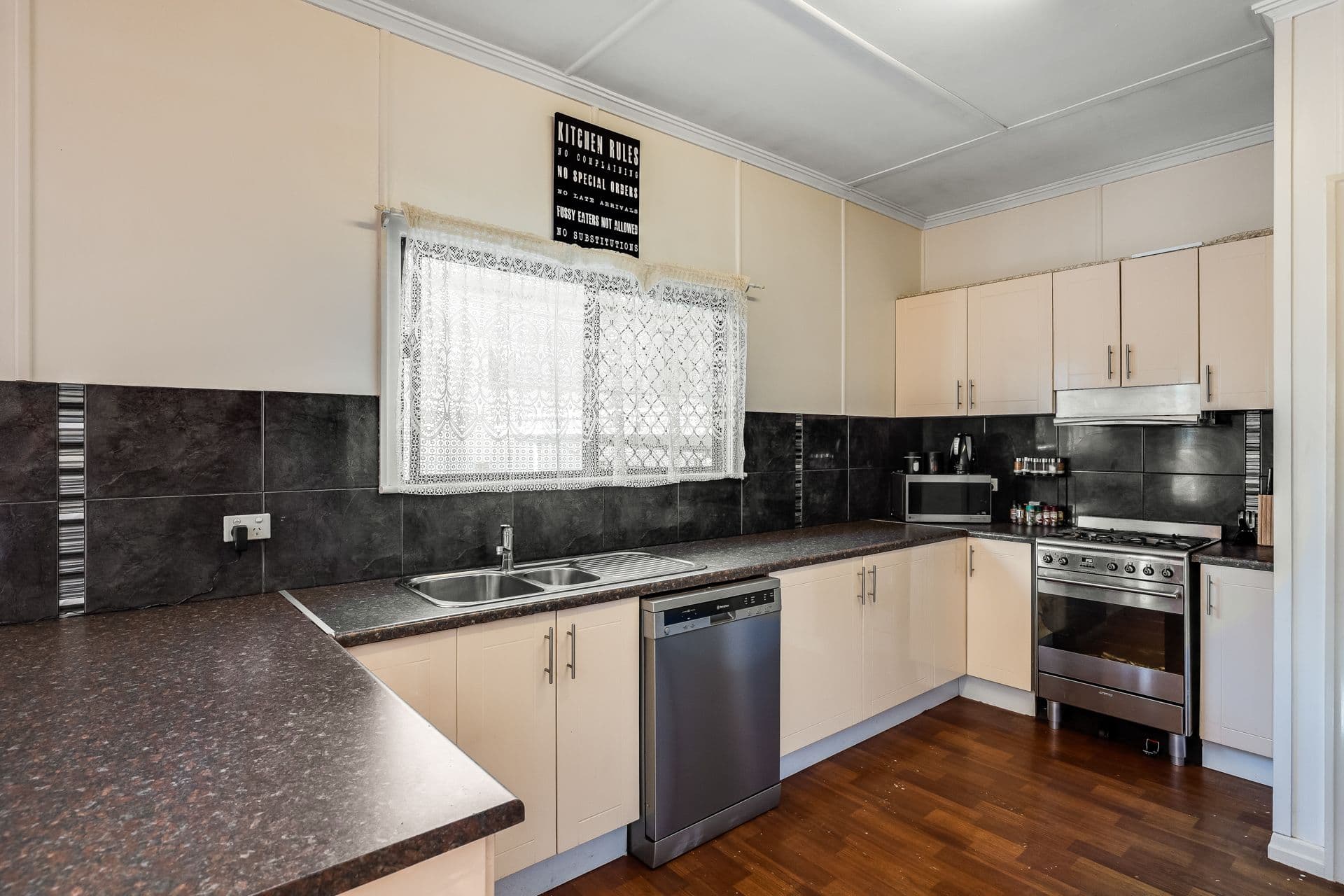 16 Donegal Street, Rockville QLD 4350, Rockville - Thumbnail 4