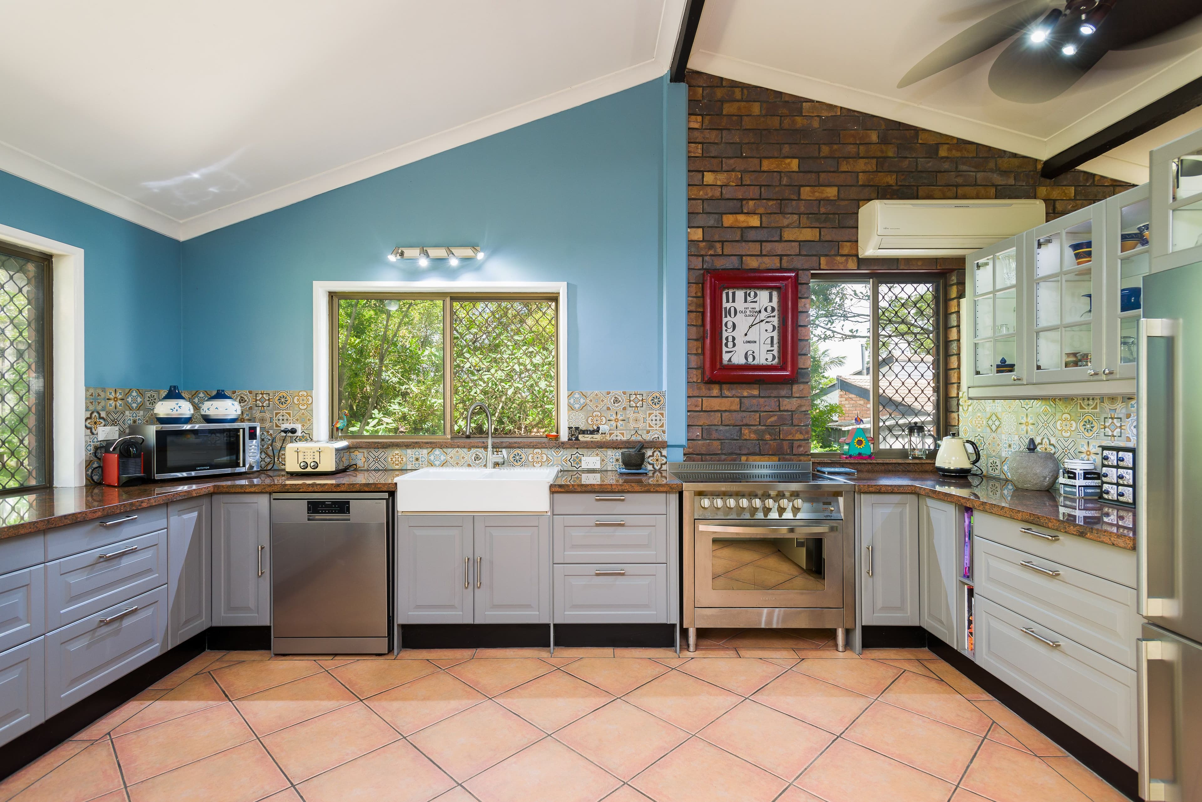 12 Mandy Street, Wishart QLD 4122, Wishart - Thumbnail 2