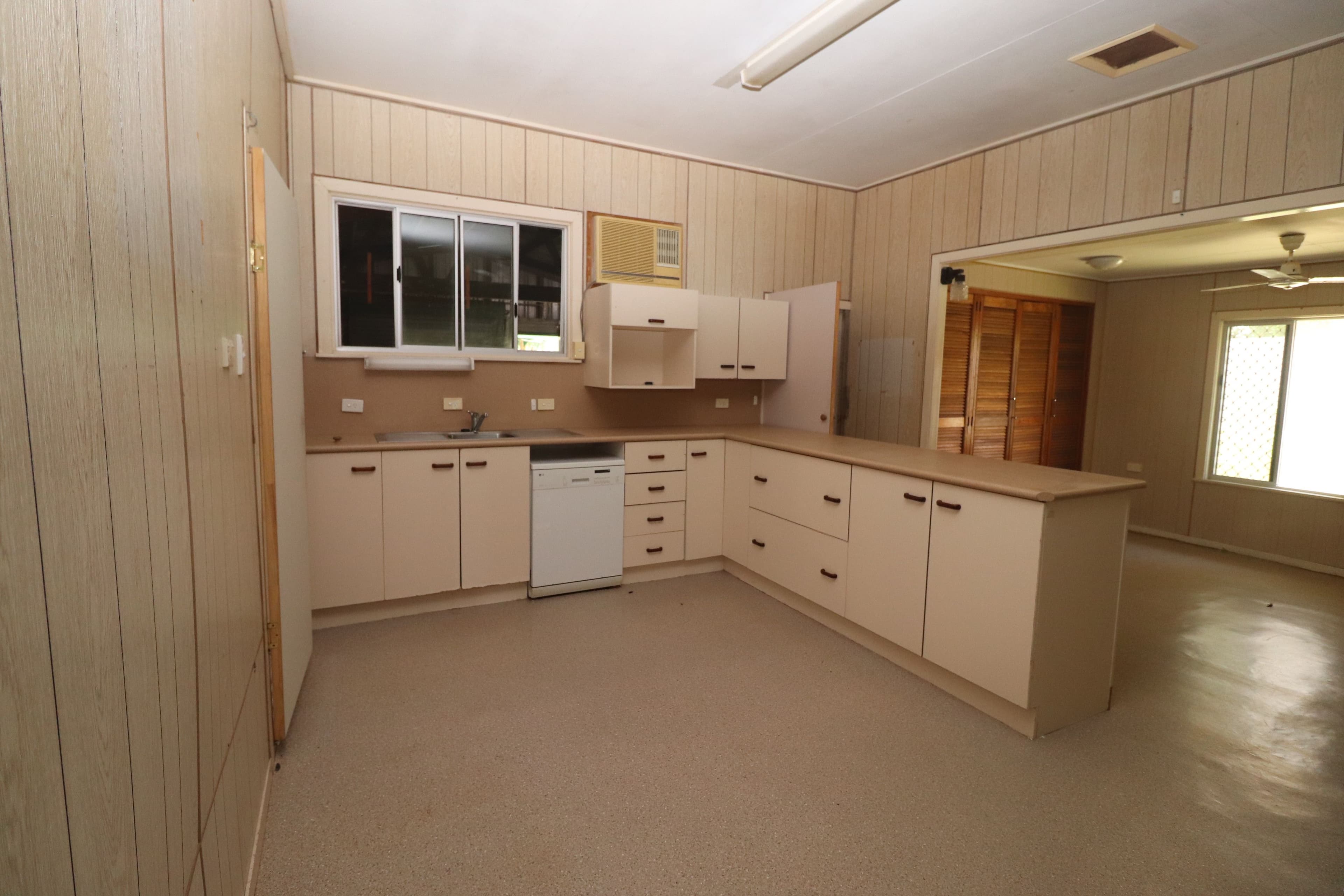 19 Acacia Street, Forrest Beach QLD 4850, Forrest Beach - Thumbnail 2
