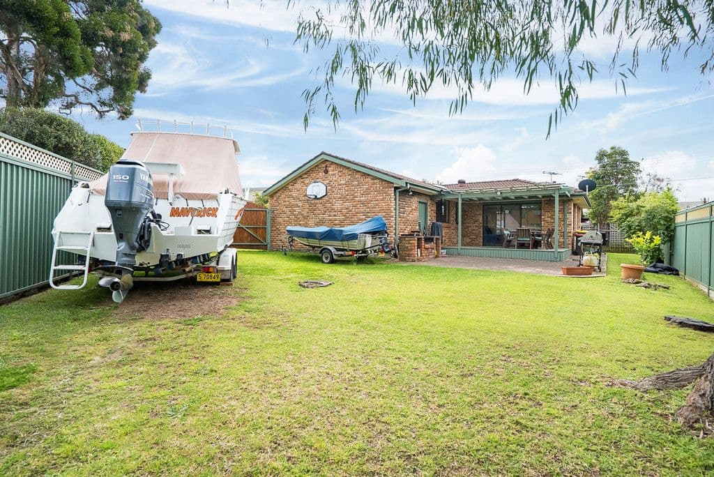 33 Eileen Street, Picnic Point NSW 2213, Picnic Point - Thumbnail 2