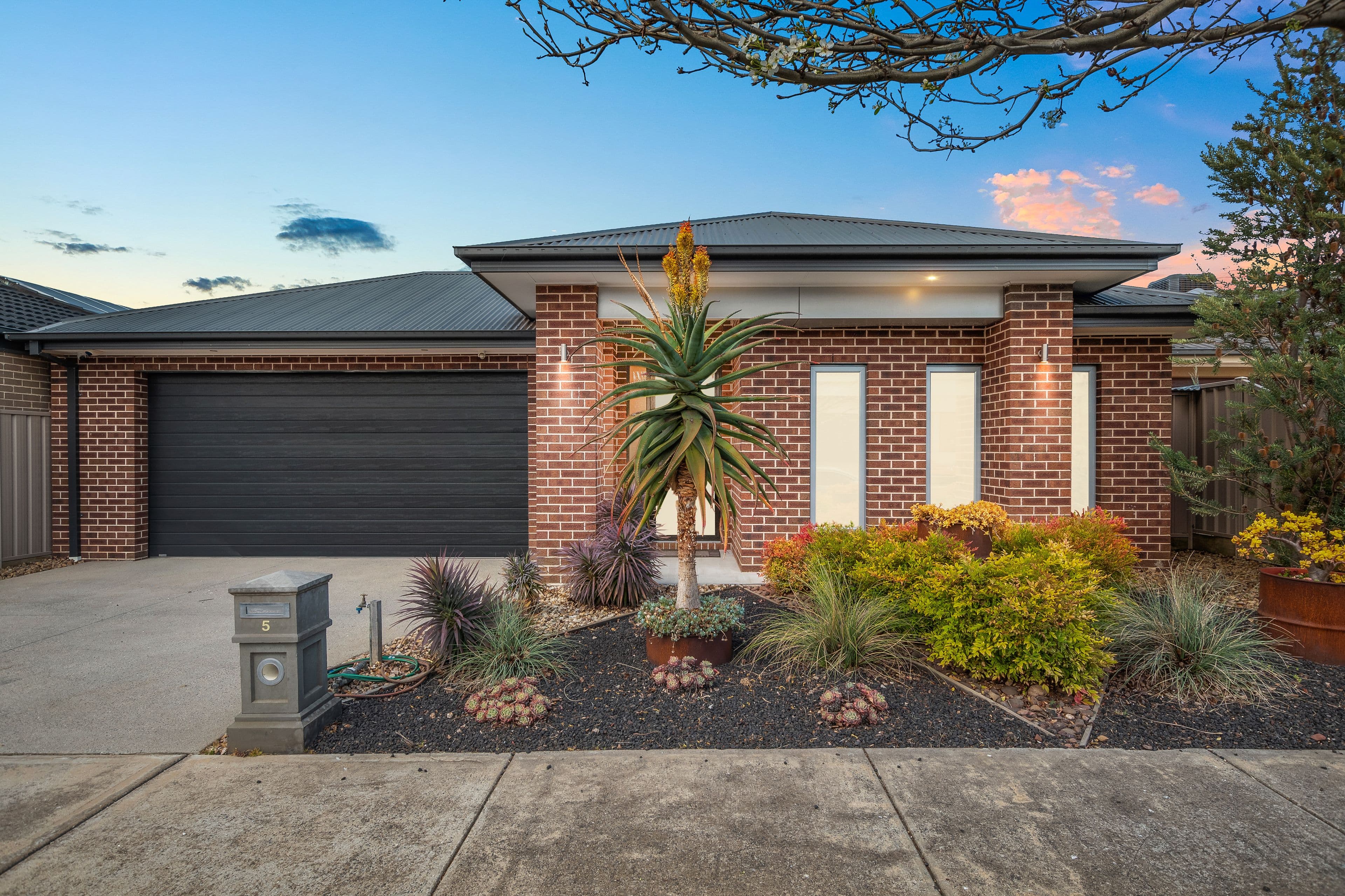 5 Miro Way, FRASER RISE VIC 3336, Fraser Rise - Image 1