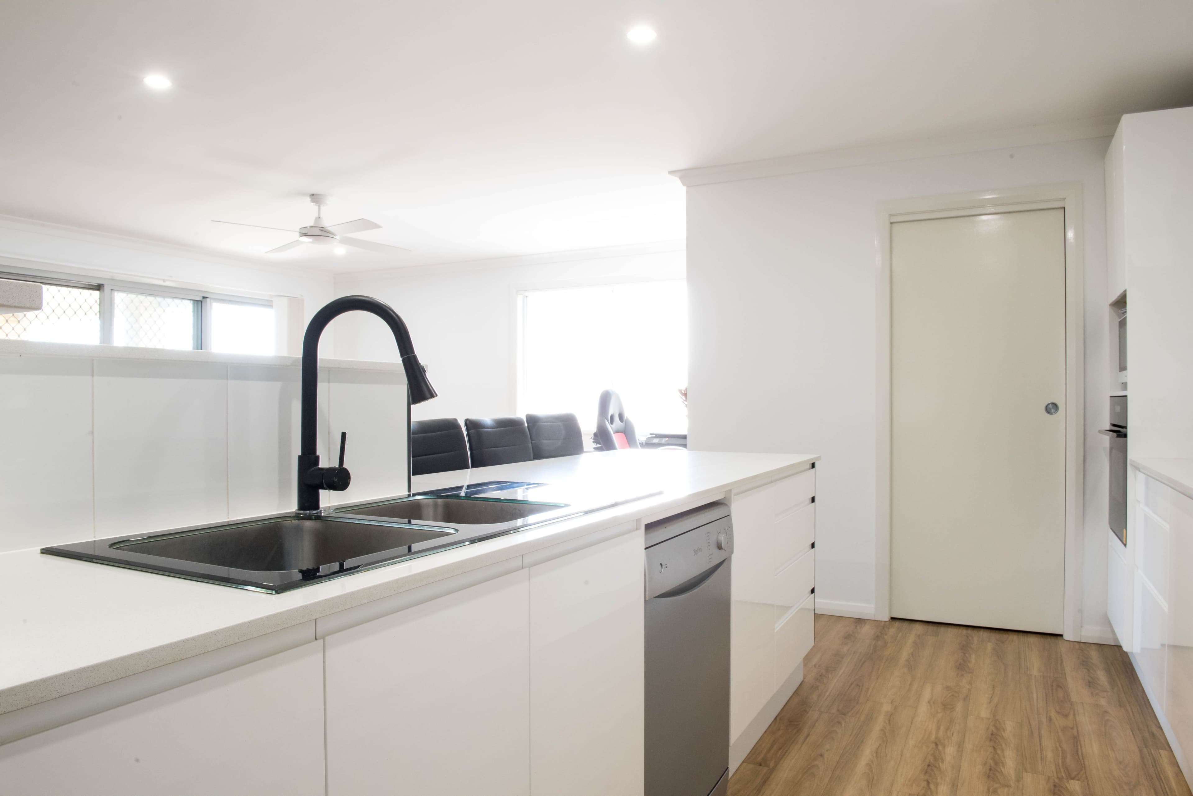 24 Eastern Valley Way, Tallwoods Village - Thumbnail 4