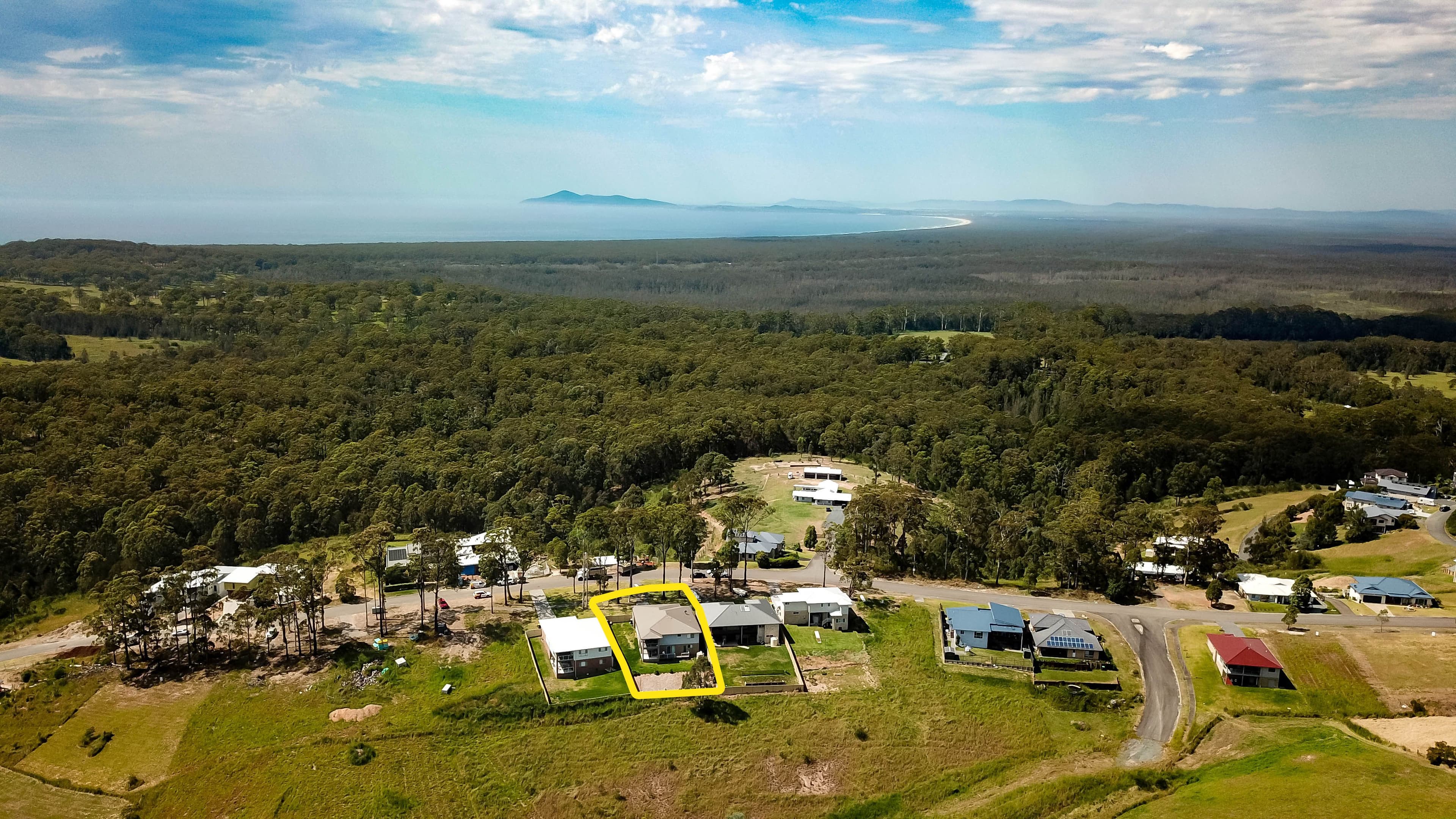 24 Eastern Valley Way, Tallwoods Village - Thumbnail 7