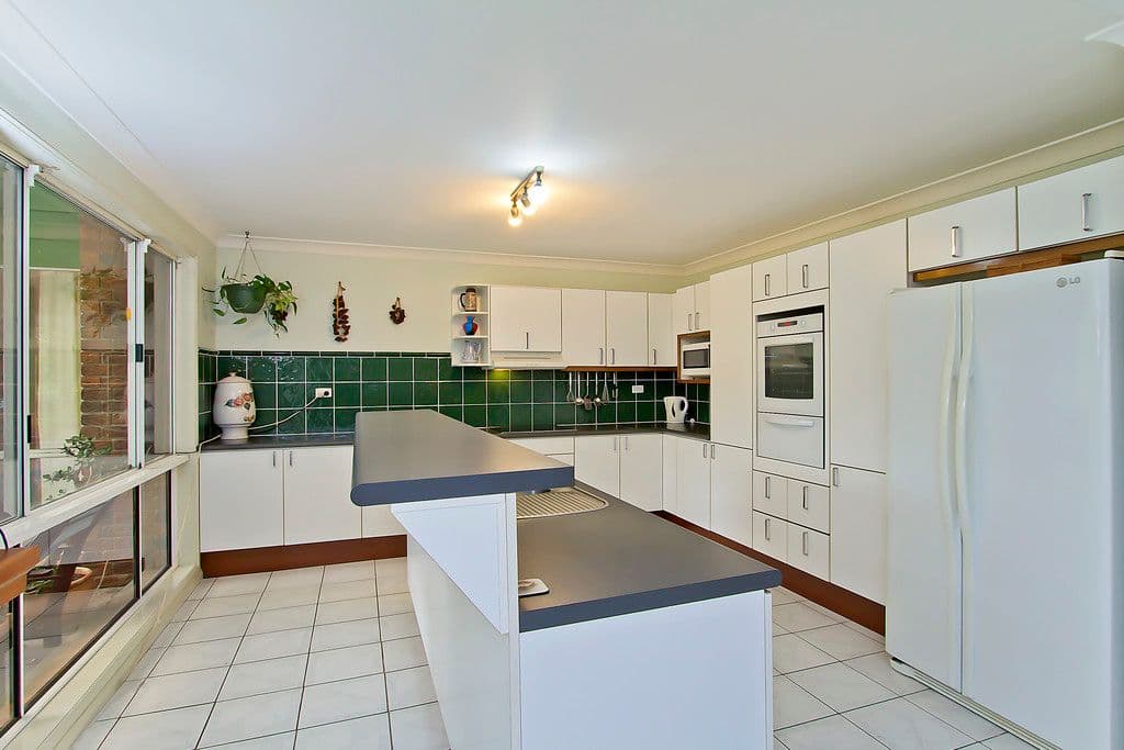 6 Woodshire Court, CARRARA QLD 4211, Carrara - Thumbnail 3