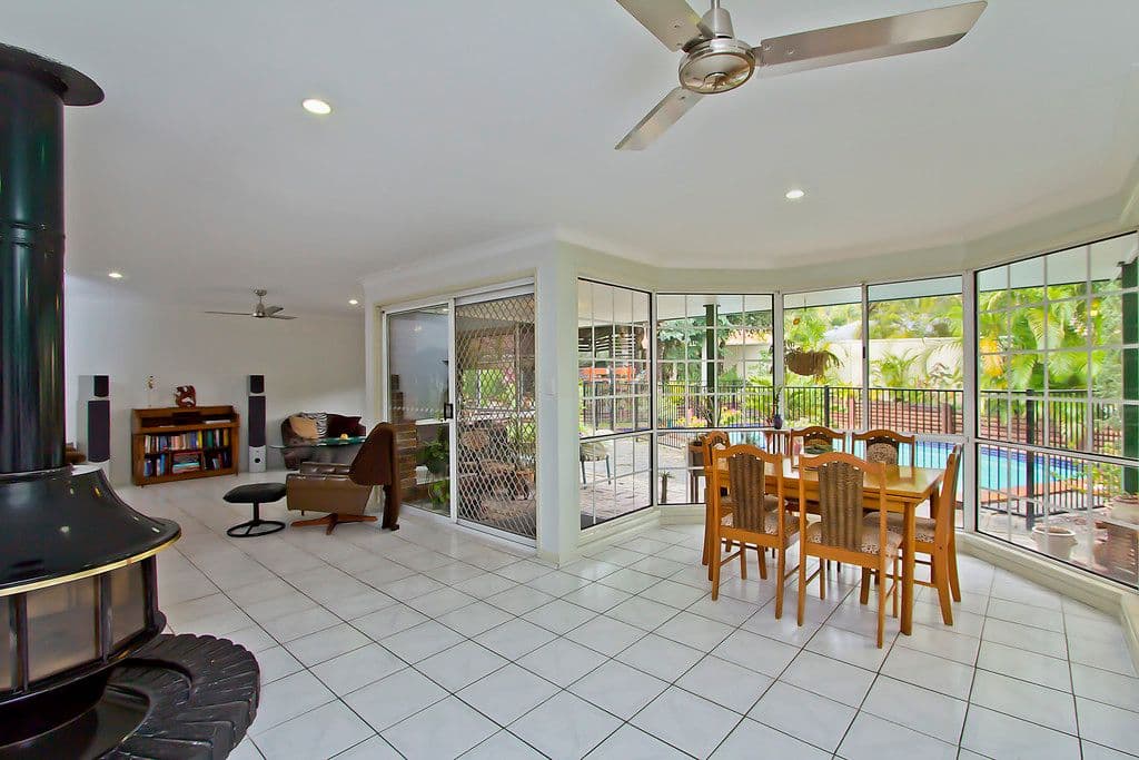 6 Woodshire Court, CARRARA QLD 4211, Carrara - Thumbnail 5