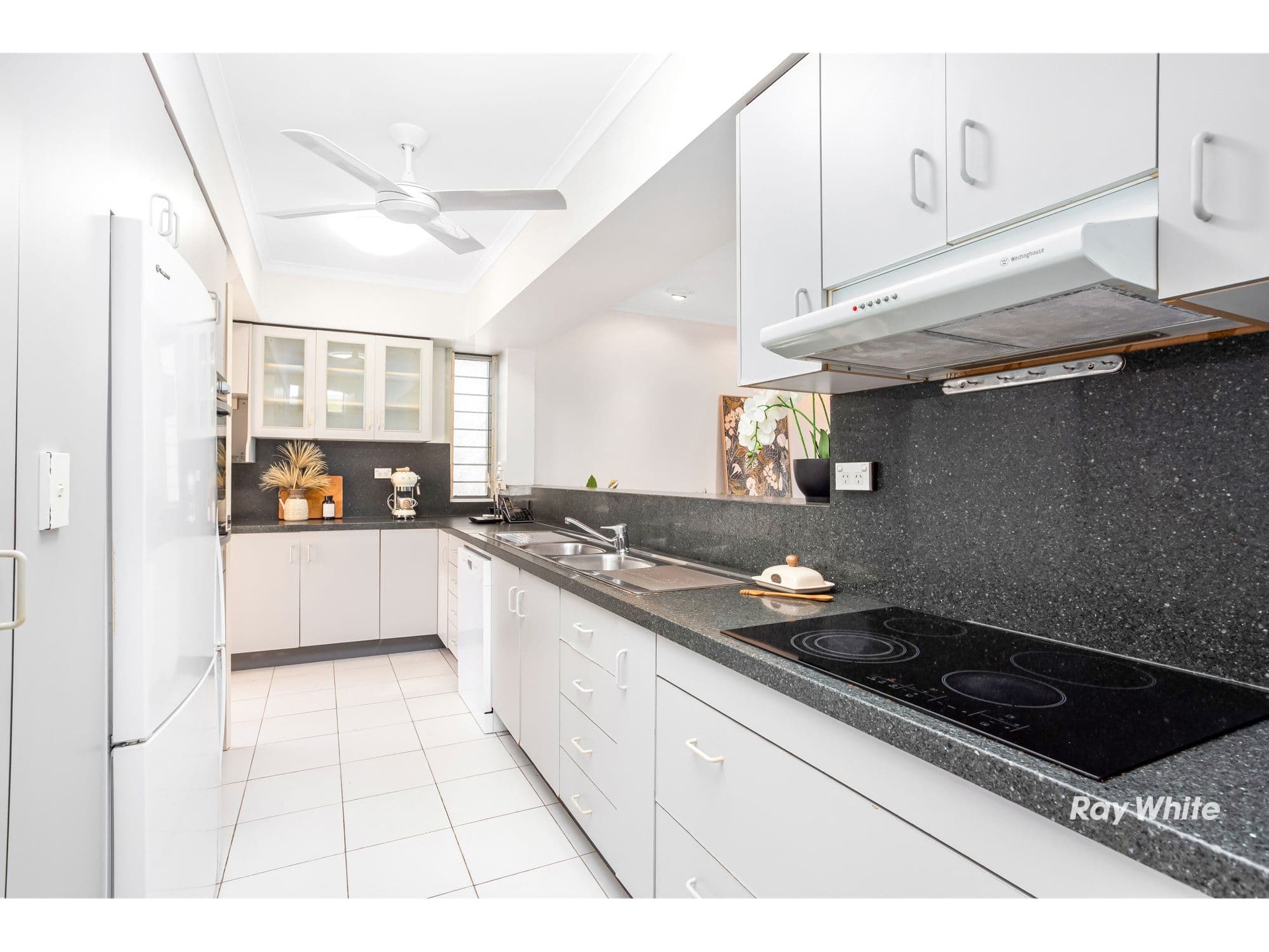 37 Todd Avenue, Yeppoon QLD 4703, Yeppoon - Thumbnail 8