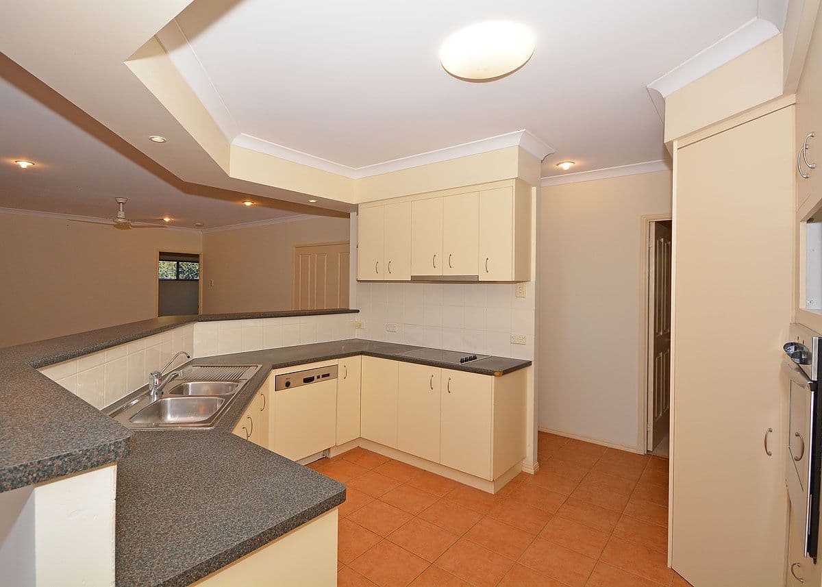 12 Rathdowne Court, Urraween QLD 4655, Urraween - Thumbnail 2