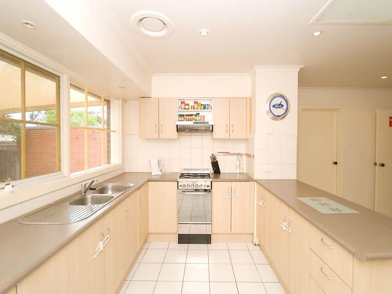5  Winslow Court, GLADSTONE PARK VIC 3043, Gladstone Park - Thumbnail 2