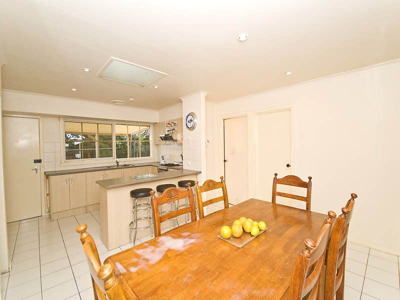 5  Winslow Court, GLADSTONE PARK VIC 3043, Gladstone Park - Thumbnail 3