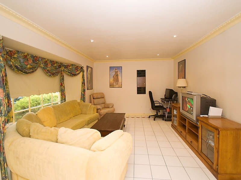 5  Winslow Court, GLADSTONE PARK VIC 3043, Gladstone Park - Thumbnail 4