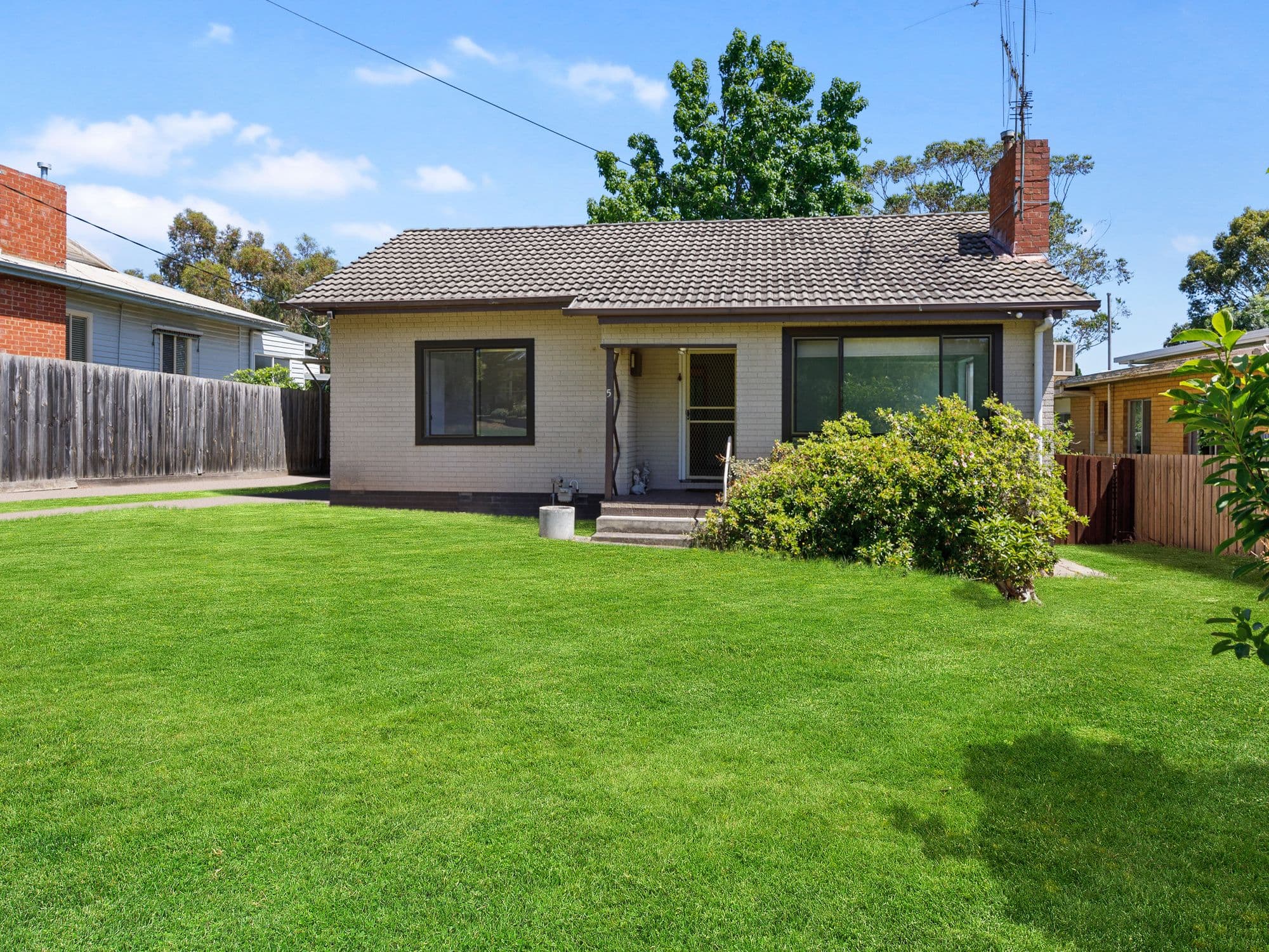 5 Loach Street, Seymour VIC 3660, Seymour - Thumbnail 2
