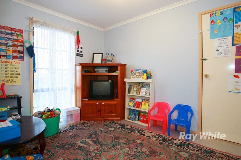 24 Seacombe Place, CRANBOURNE VIC 3977, Cranbourne - Thumbnail 2