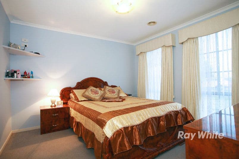 24 Seacombe Place, CRANBOURNE VIC 3977, Cranbourne - Thumbnail 3