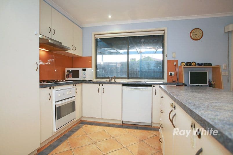 24 Seacombe Place, CRANBOURNE VIC 3977, Cranbourne - Thumbnail 8