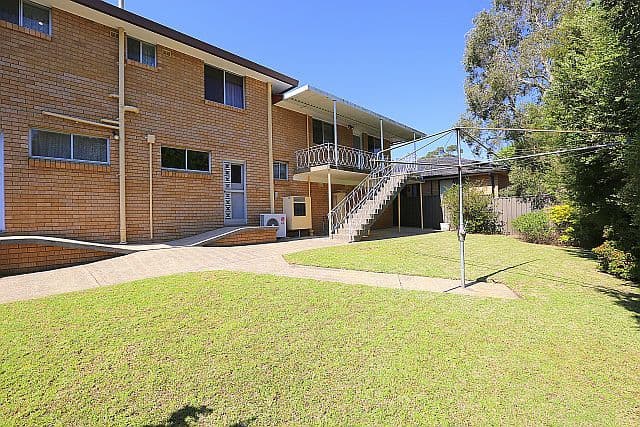 18 Yvonne Crescent, GEORGES HALL NSW 2198, Georges Hall - Thumbnail 8