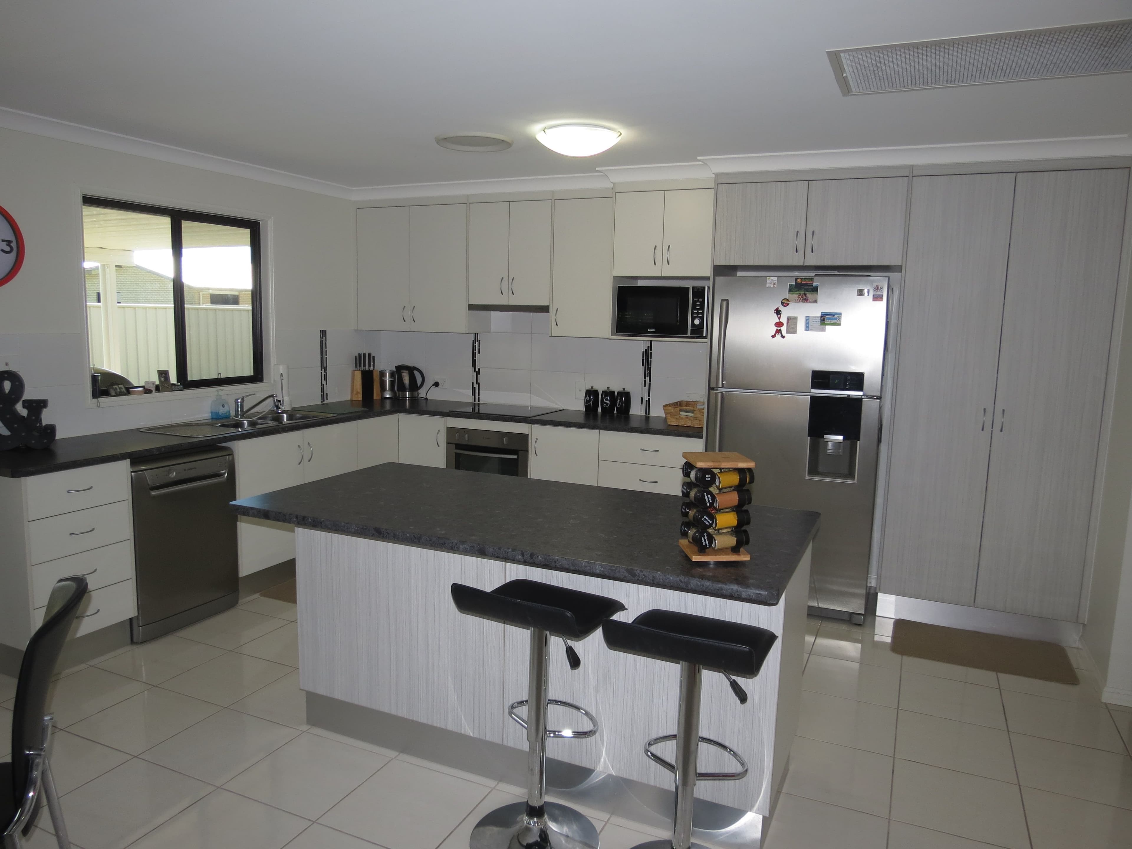 158 Opal Street, Emerald QLD 4720, Emerald - Thumbnail 5