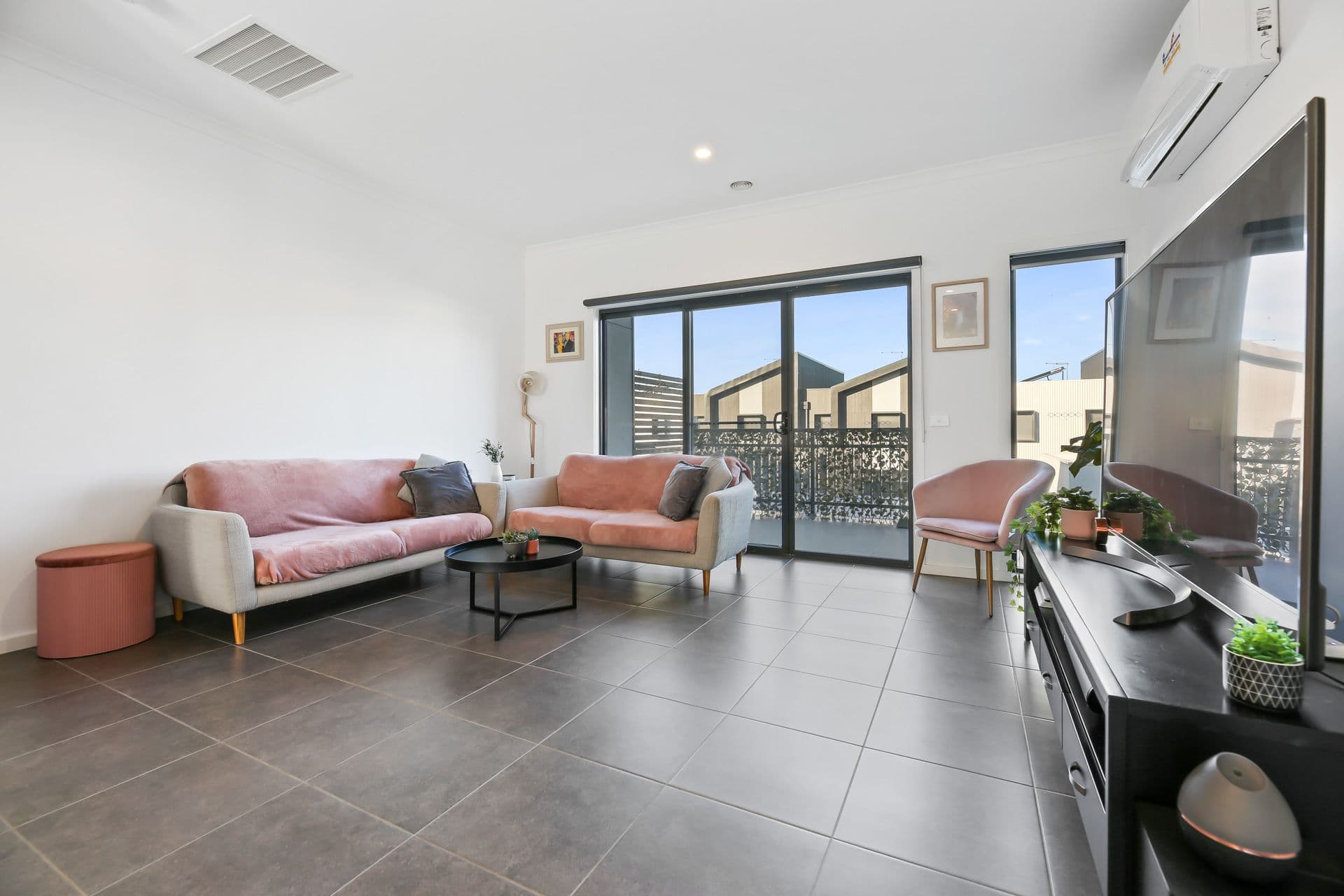 10 Ripplebrook Walk, Pakenham VIC 3810, Pakenham - Thumbnail 7
